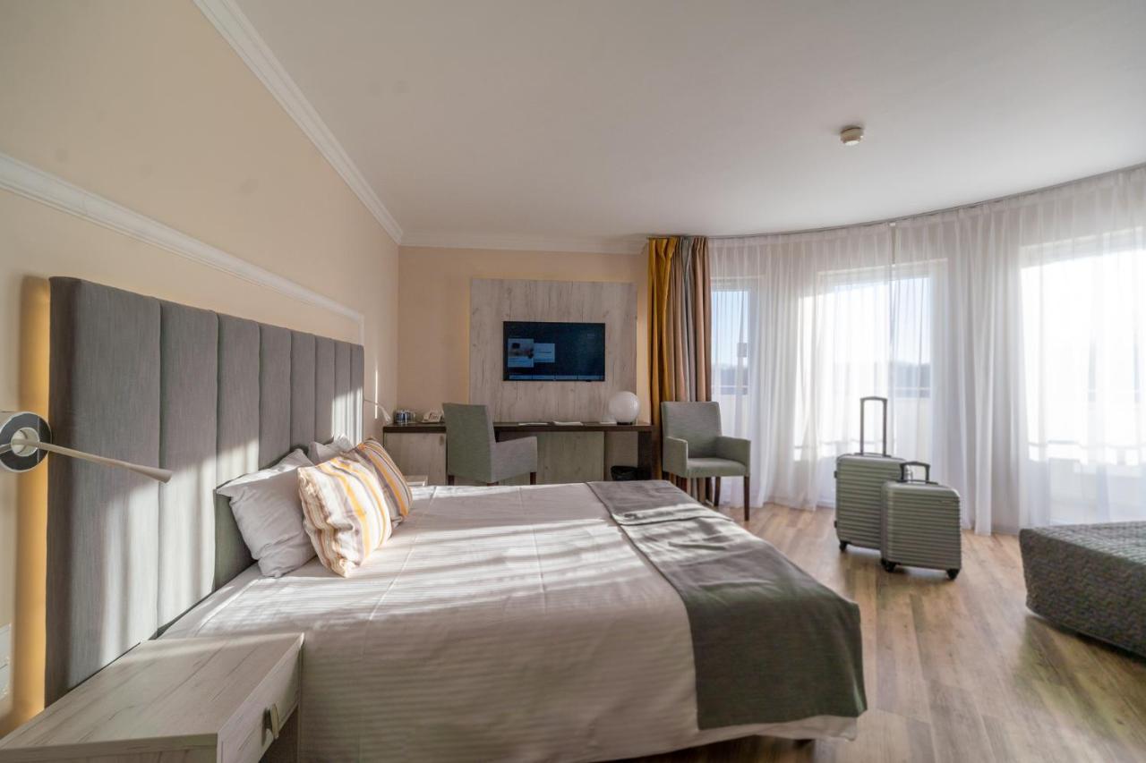 Hotel & Spa Trzy Wyspy Свиноуйсьце Экстерьер фото