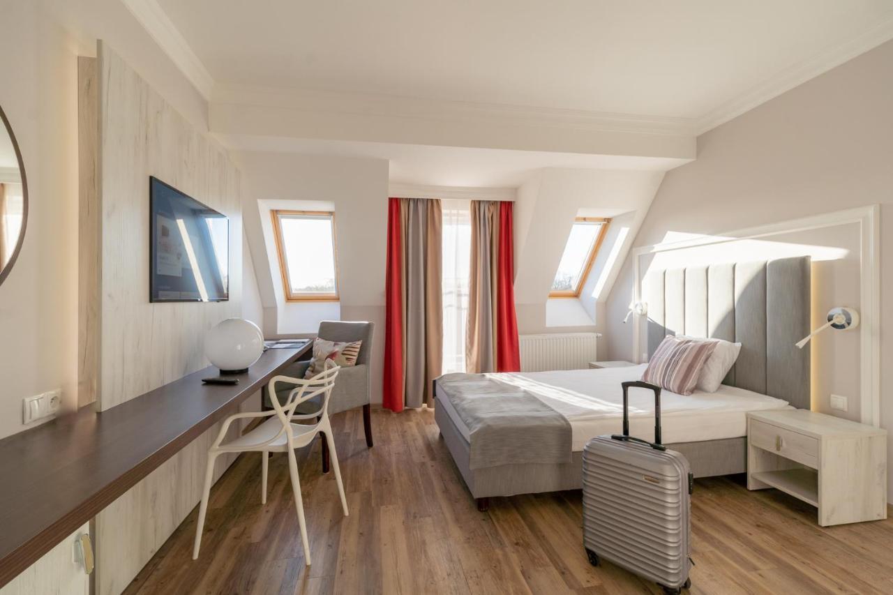 Hotel & Spa Trzy Wyspy Свиноуйсьце Экстерьер фото