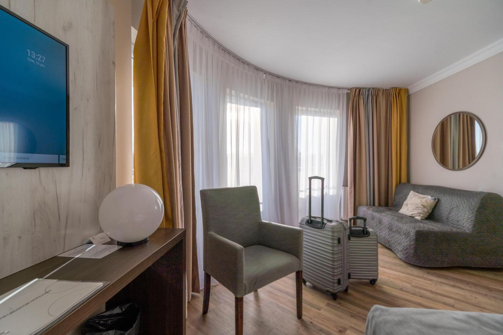 Hotel & Spa Trzy Wyspy Свиноуйсьце Экстерьер фото