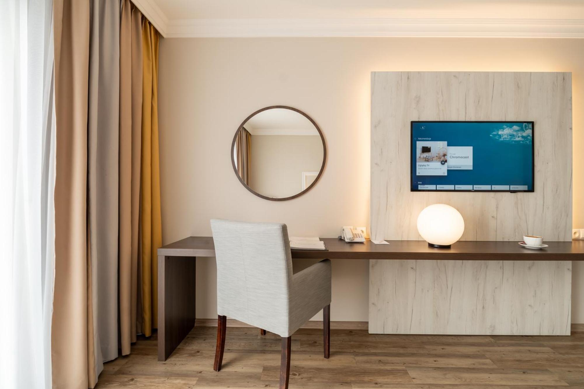 Hotel & Spa Trzy Wyspy Свиноуйсьце Экстерьер фото