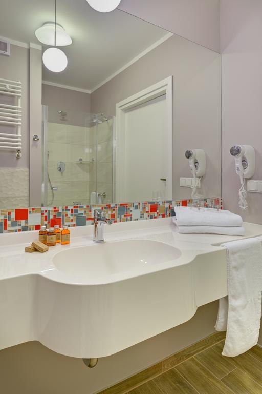 Hotel & Spa Trzy Wyspy Свиноуйсьце Экстерьер фото